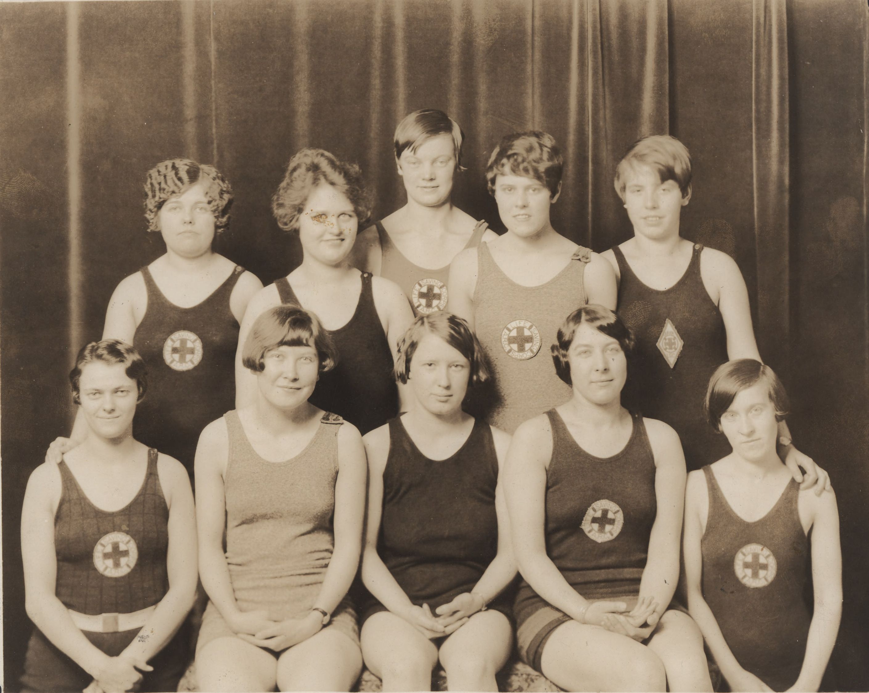 Portrait of the 1927 women's swim team. 